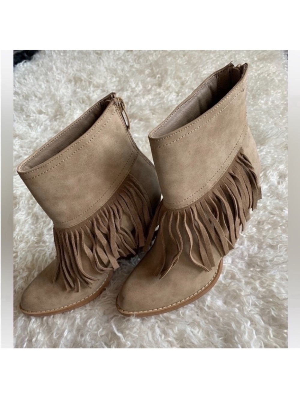Very Volatile Boho Western Cowboy Heeled Boots/Booties Sz 7 Fringe Beige Tan New